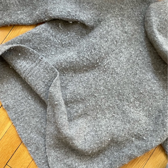 Community wool sweater in grey - Picture 4 of 6